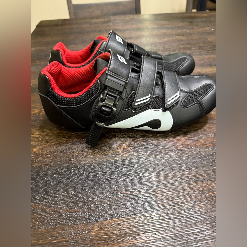 PELOTON Black Cycling Shoes with Red Interior NO CLIPS